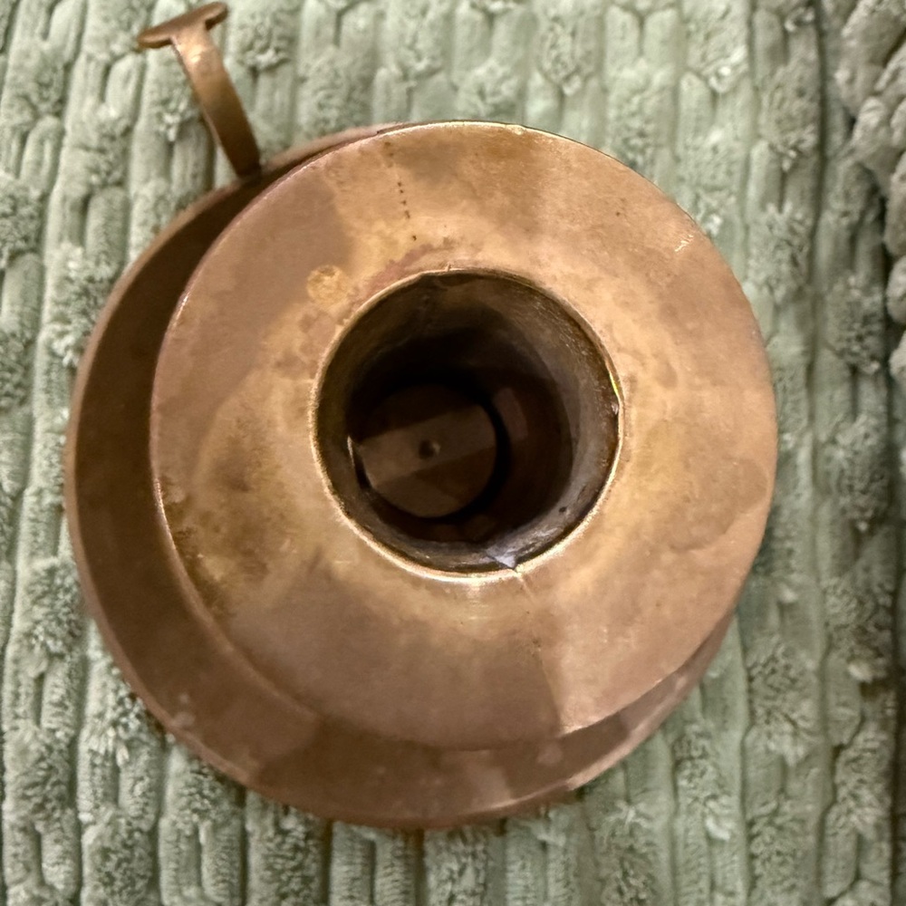 Antique Brass Chamberstick Candlestick Holder with candle lift and spill plate - Picture 3 of 11